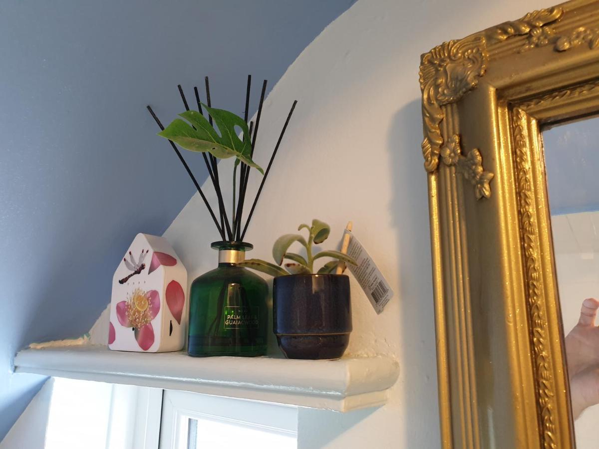 Lotus Pod House Homestay Horsell Exteriör bild