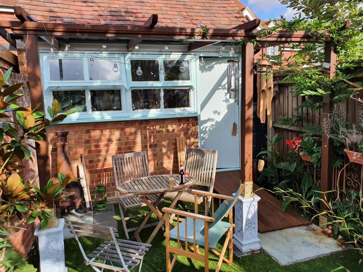 Lotus Pod House Homestay Horsell Exteriör bild