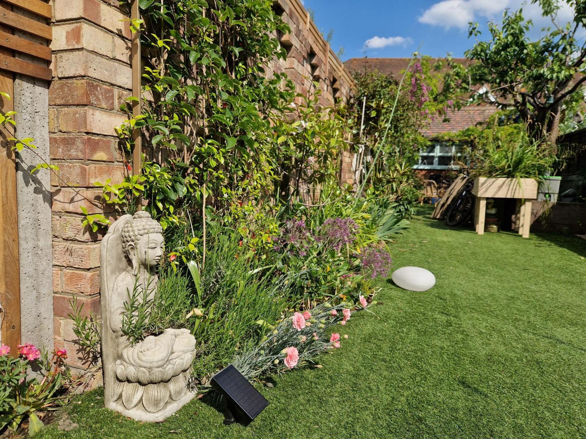 Lotus Pod House Homestay Horsell Exteriör bild
