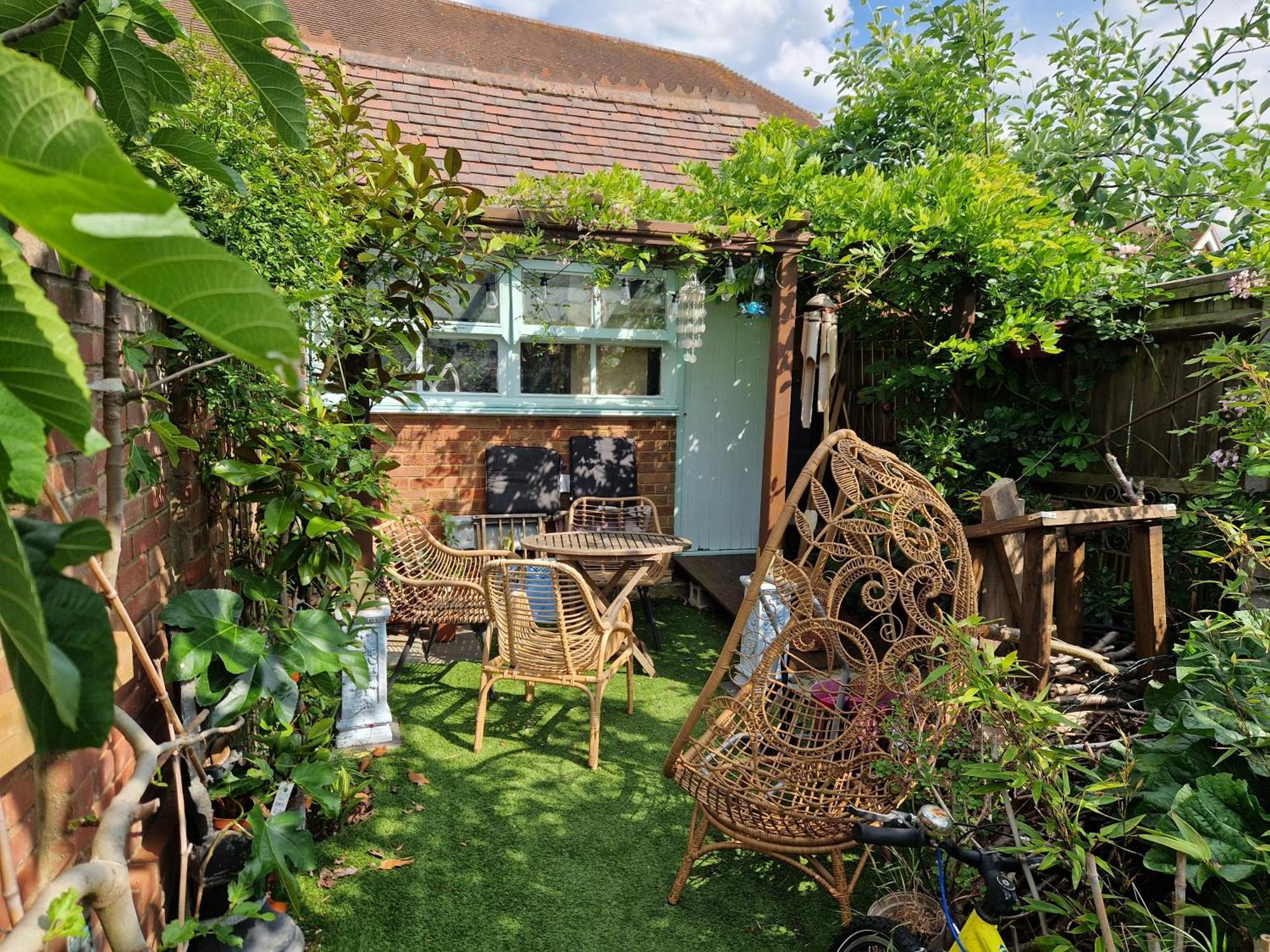 Lotus Pod House Homestay Horsell Exteriör bild